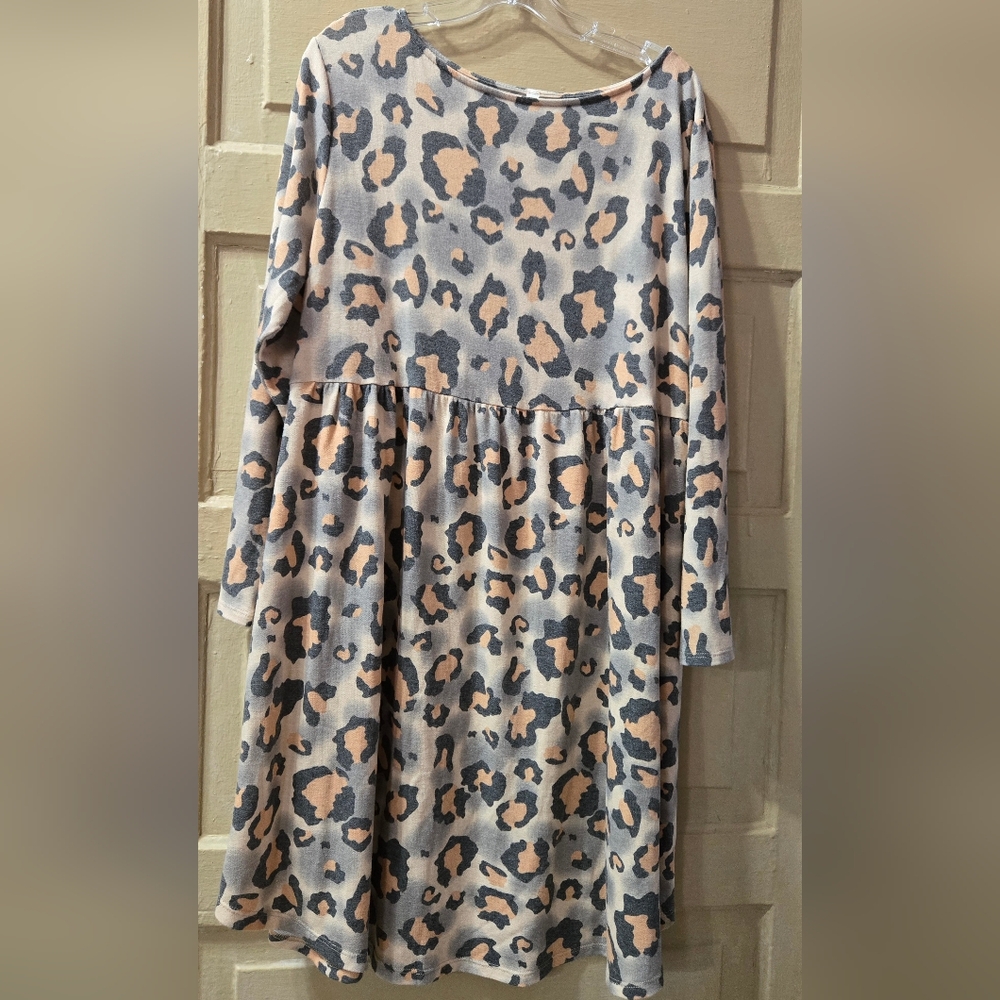 Emerald Animal Print Empire Waist Long Sleeve Dress W/ Pockets EUC Size: 3X